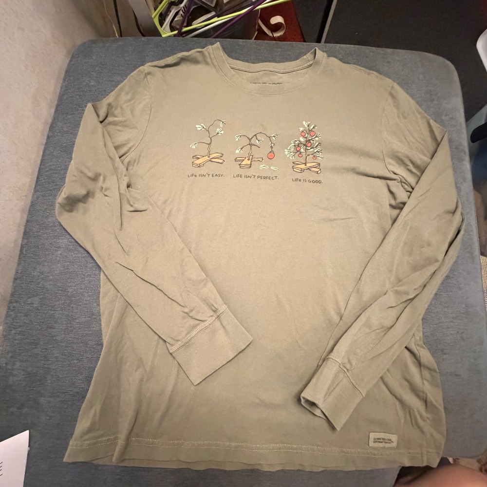 Life Is Good Crusher Mens Large Long Sleeve Charlie Brown Christmas Tree Shirt